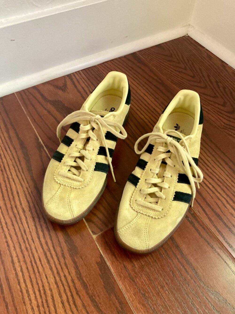 Adidas Samba Yellow and Black Suede Sneakers Size 8.5 - Picture 2 of 7